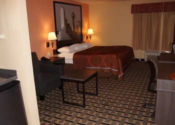 Super 8 by Wyndham Farmers Branch/North Dallas hotel thumbnail 4