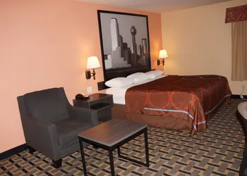 Super 8 by Wyndham Farmers Branch/North Dallas hotel thumbnail 6