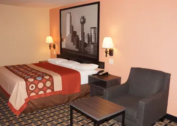 Super 8 by Wyndham Farmers Branch/North Dallas hotel thumbnail 8