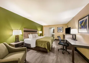 Quality Inn & Suites Garland - East Dallas hotel thumbnail 7