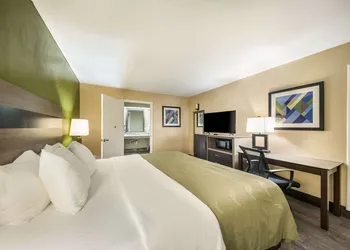 Quality Inn & Suites Garland - East Dallas hotel thumbnail 8