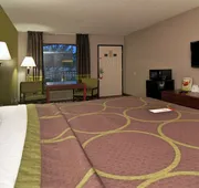 Super 8 by Wyndham Houston/NASA hotel detail image 3