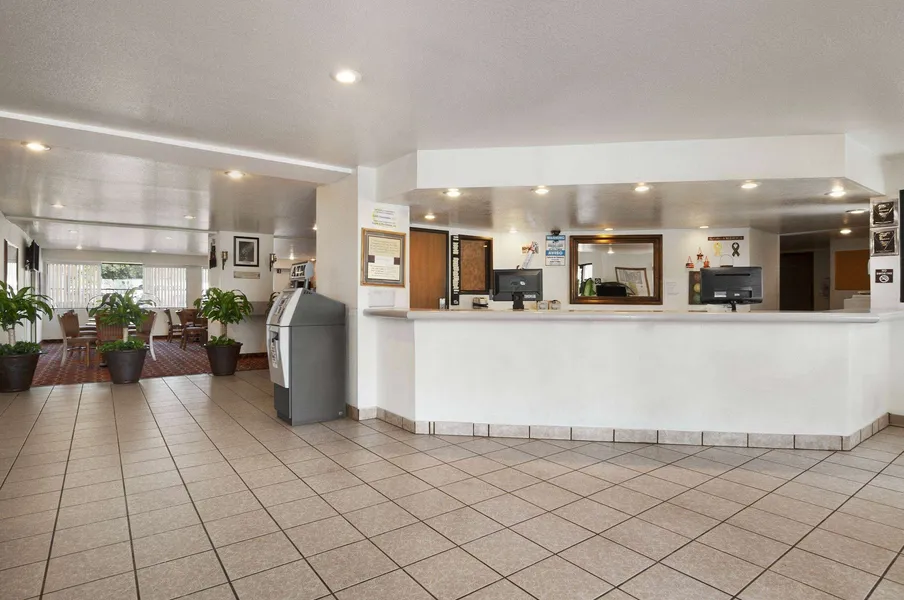 Super 8 by Wyndham Austin North/University Area hotel detail image 2