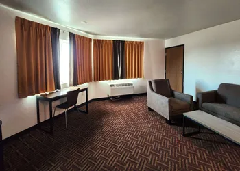 Super 8 by Wyndham Austin North/University Area hotel thumbnail 7