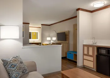 Days Inn by Wyndham Suites Fredericksburg hotel thumbnail 7