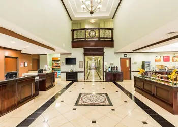 Comfort Suites Beaumont I-10 hotel thumbnail 5