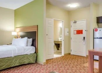 Candlewood Suites Bedford Fort Worth by IHG hotel thumbnail 5