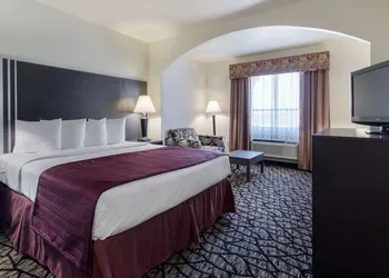 Quality Inn Buffalo hotel thumbnail 8