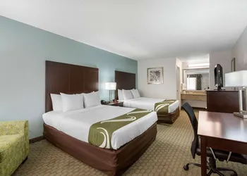 Quality Inn Clute Freeport hotel thumbnail 6