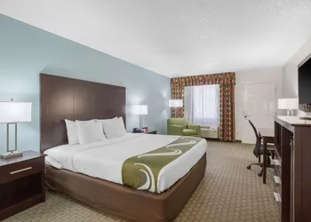 Quality Inn Clute Freeport hotel thumbnail 8