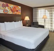 DoubleTree by Hilton Dallas - Market Center hotel detail image 5