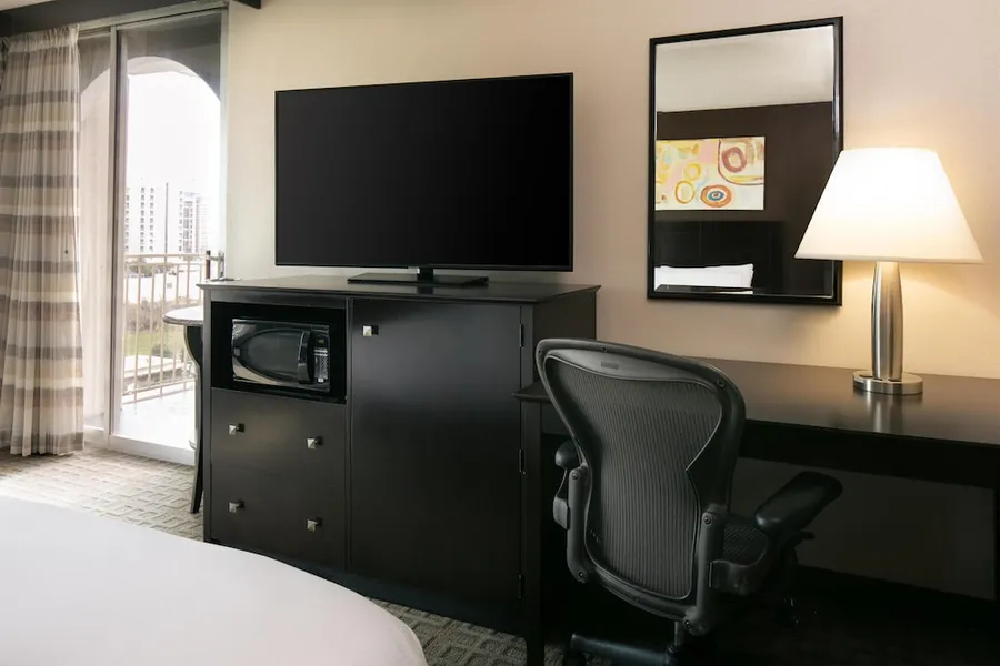 DoubleTree by Hilton Dallas - Market Center hotel detail image 6