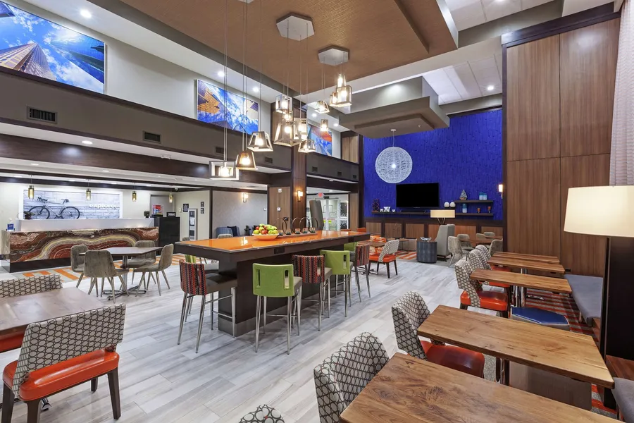 Hampton Inn & Suites Houston-Bush Intercontinental Aprt hotel detail image 2