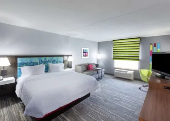 Hampton Inn & Suites Houston-Bush Intercontinental Aprt hotel thumbnail 5