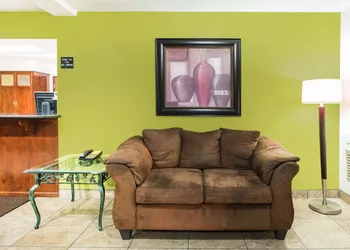 Super 8 by Wyndham Harlingen TX hotel thumbnail 4