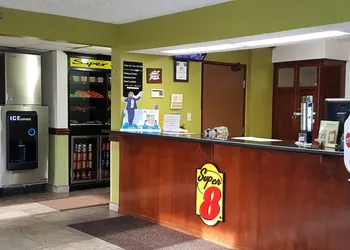 Super 8 by Wyndham Harlingen TX hotel thumbnail 5