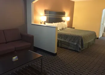 Days Inn & Suites by Wyndham Houston North/Spring hotel thumbnail 3