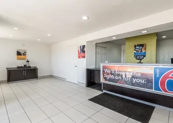 Motel 6 Fort Worth, TX - North hotel thumbnail 5