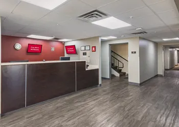 Red Roof Inn & Suites Austin East - Manor hotel thumbnail 3