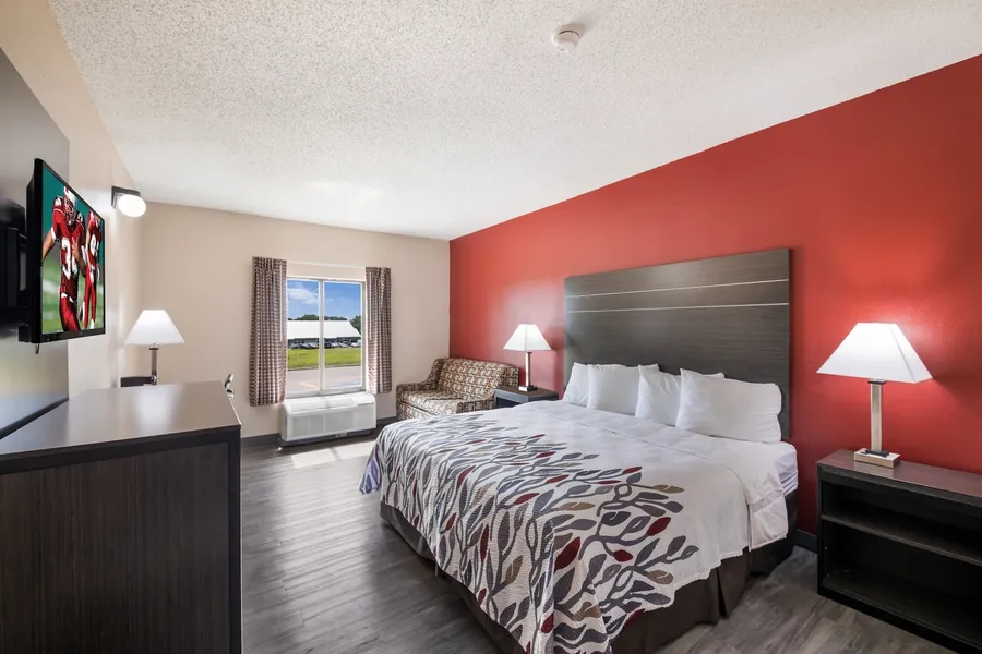 Red Roof Inn & Suites Austin East - Manor hotel detail image 6