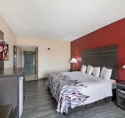 Red Roof Inn & Suites Austin East - Manor hotel detail image 7