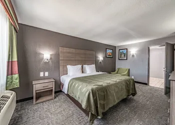 Quality Inn I-10 East near Frost Bank Center hotel thumbnail 8