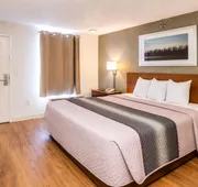 HomeTowne Studios by Red Roof Houston - West Oaks/ Energy Corridor hotel detail image 7