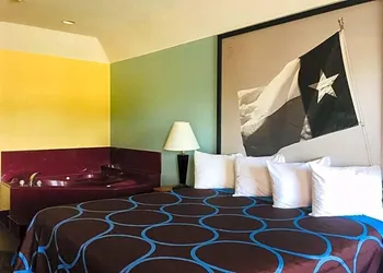 Quality Inn Montgomery - Lake Conroe hotel thumbnail 7