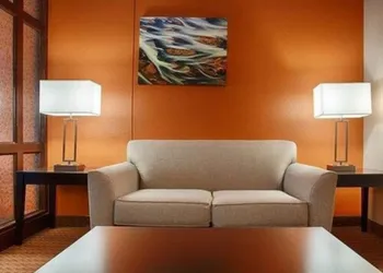 Baymont by Wyndham Lubbock hotel thumbnail 3