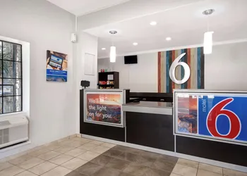 Motel 6 San Antonio, TX - Northwest Medical Center hotel thumbnail 2