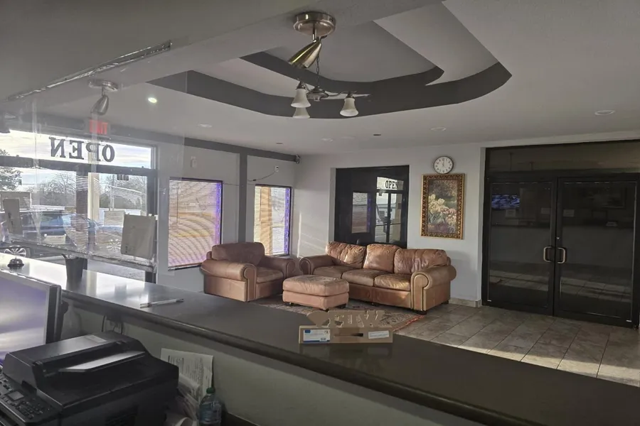 Luxury Inn & Suites and RV Park hotel detail image 2