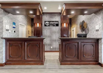 Clarion Pointe Sulphur Springs hotel thumbnail 2