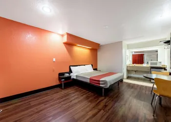 Motel 6 San Antonio, Tx - Frost Bank Center hotel thumbnail 7