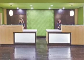 La Quinta Inn & Suites by Wyndham Pecos hotel thumbnail 2