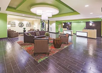 La Quinta Inn & Suites by Wyndham Pecos hotel thumbnail 3