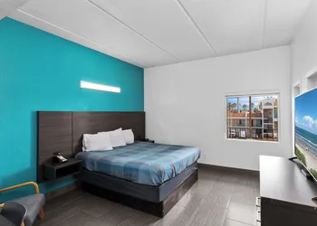 WindWater Hotel and Marina hotel thumbnail 5