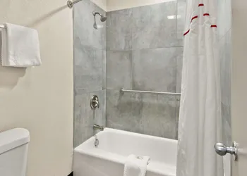 Quality Inn & Suites Weatherford hotel thumbnail 6