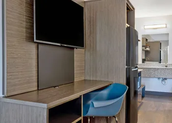 Studio 6 Waco, TX - Downtown - Baylor hotel thumbnail 5