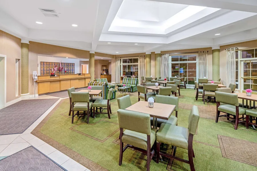 La Quinta Inn & Suites by Wyndham Salt Lake City Airport hotel detail image 2