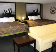 Super 8 by Wyndham Victoria/North/Mall Area hotel detail image 3
