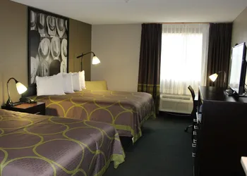 Super 8 by Wyndham Victoria/North/Mall Area hotel thumbnail 5