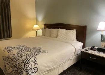 Knights Inn & Suites Dublin hotel thumbnail 8
