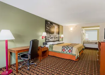 Super 8 by Wyndham Stafford hotel thumbnail 3