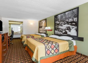 Super 8 by Wyndham Stafford hotel thumbnail 5