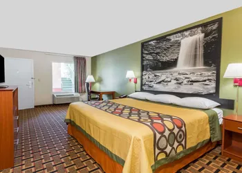 Super 8 by Wyndham Stafford hotel thumbnail 6