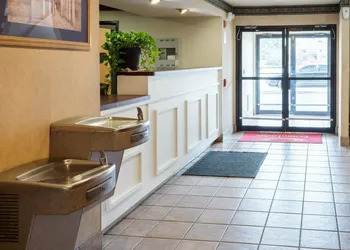 Econo Lodge Hopewell Near Fort Lee I-295 hotel thumbnail 2