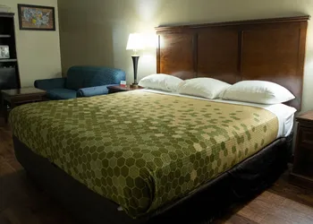 Econo Lodge Hopewell Near Fort Lee I-295 hotel thumbnail 7