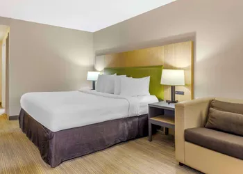 Country Inn & Suites by Radisson, Newport News South, VA hotel thumbnail 5