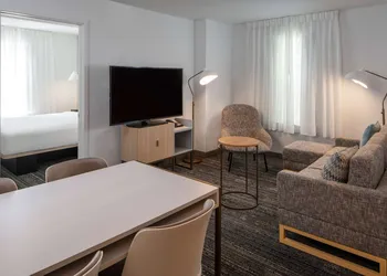 Sonesta Simply Suites Falls Church hotel thumbnail 8
