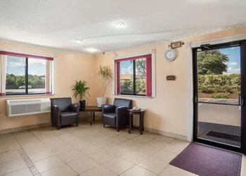 Econo Lodge Spotsylvania Town Center hotel thumbnail 3